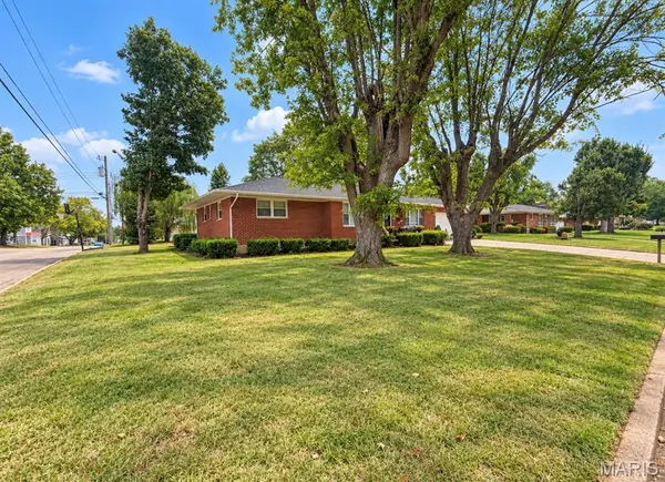 303 Carter ST, Farmington, MO 63640