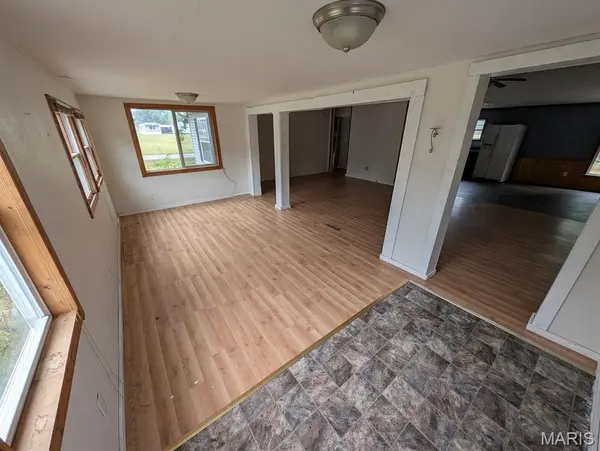 117 S Thompson ST, Ramsey, IL 62080