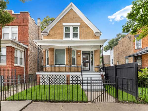 7038 S King DR, Chicago, IL 60637