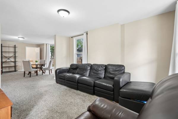 624 W 16th ST, Davenport, IA 52803