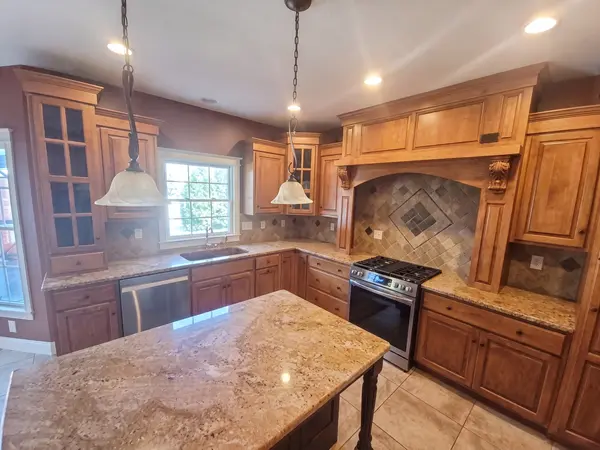 1923 Lakewood CT, Chatham, IL 62629