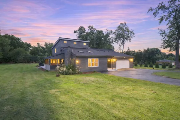 911 Kohley RD, Lisle, IL 60532