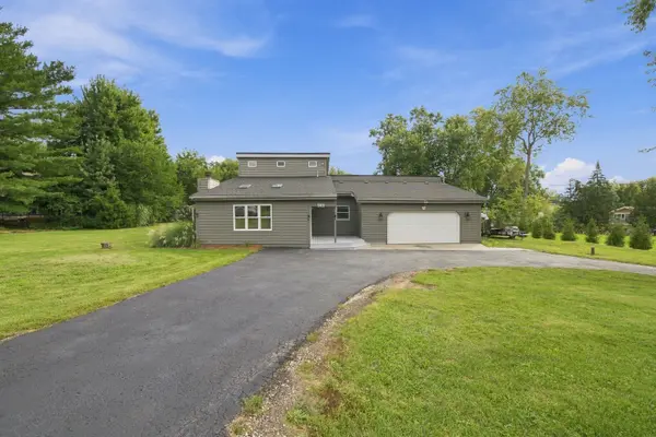 911 Kohley RD, Lisle, IL 60532
