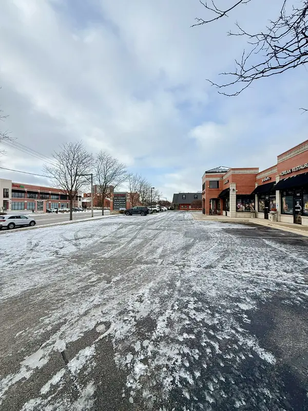611 Milwaukee AVE, Glenview, IL 60025