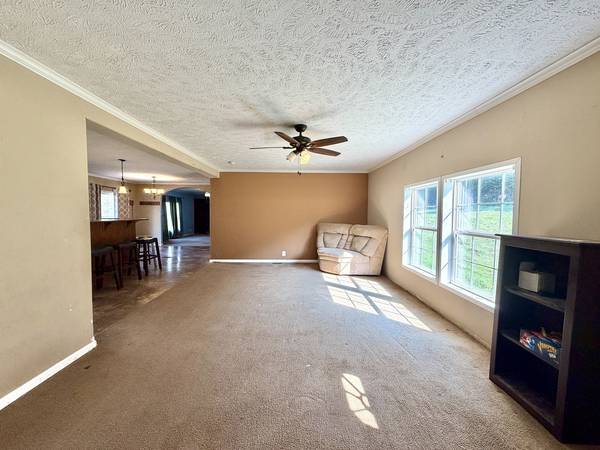 1925 Murphy RD, Creal Springs, IL 62922