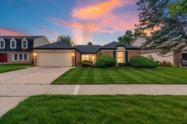 620 Cobblestone LN, Buffalo Grove, IL 60089