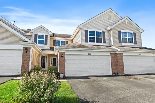 206 Wild Meadow LN, Woodstock, IL 60098