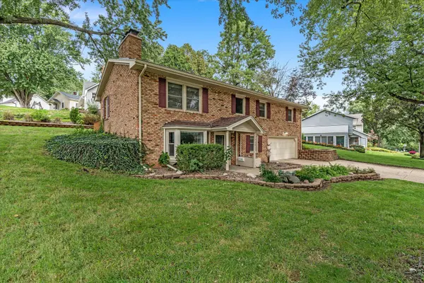 1522 25TH ST, Bettendorf, IA 52722
