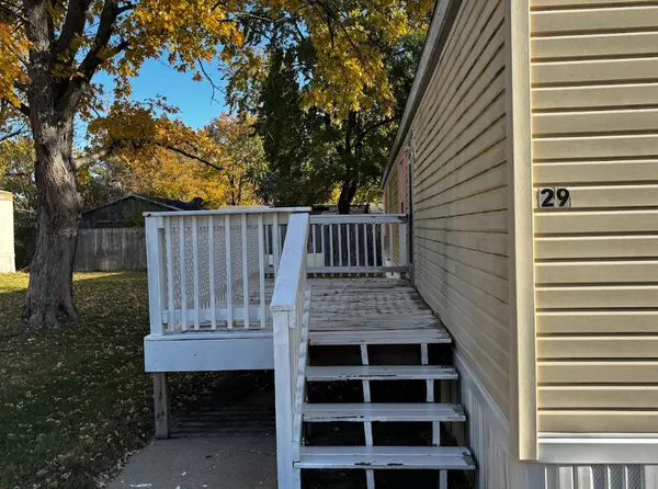 29 Pulaski ST, Mahomet, IL 61853