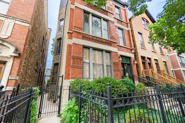 926 W Barry AVE #2, Chicago, IL 60657