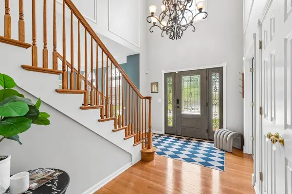 16 Eagle Ridge DR, Hawthorn Woods, IL 60047