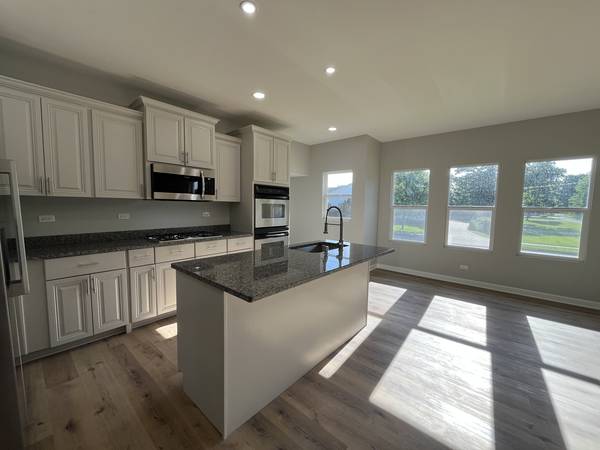 112 E South ST, Granville, IL 61326