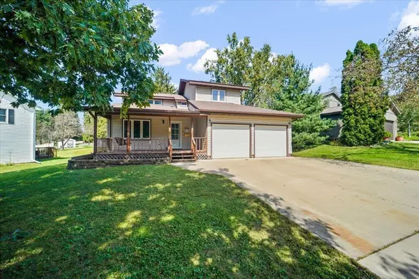 101 Belleview RD, Waterloo, IA 50701