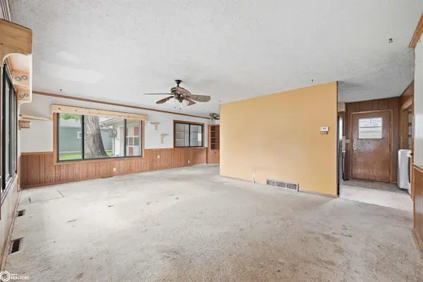 53 9th ST, Woodbine, IA 51579
