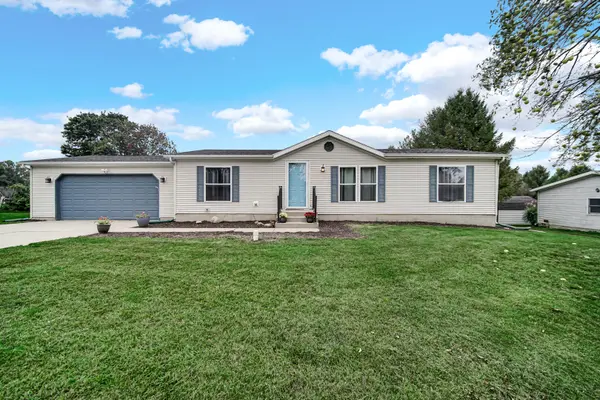 2041 N Coachlight DR, La Porte, IN 46350