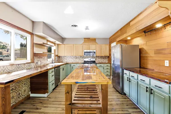 228 5th AVE NE, Faribault, MN 55021