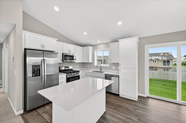 1752 Squirrel WAY, New Richmond, WI 54017