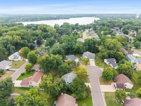 2966 Thunder Bay RD, Little Canada, MN 55117