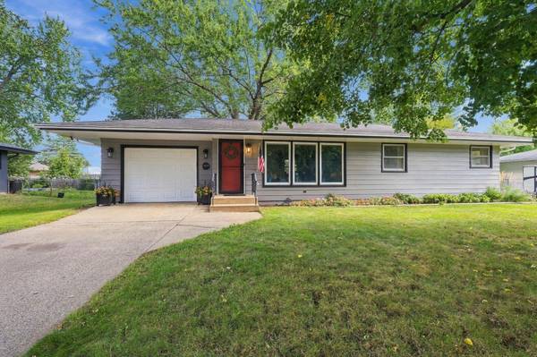 2692 Marion ST, Roseville, MN 55113