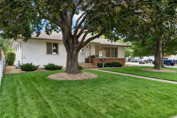 202 Ash ST W, South Saint Paul, MN 55075