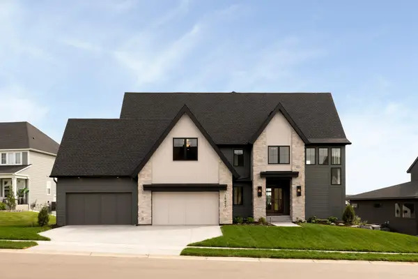 16457 47th PL N, Plymouth, MN 55446