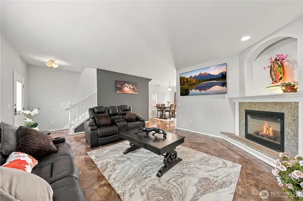 7402 Olympic DR, Everett, WA 98203