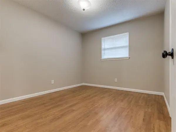 8129 NW 28th TER, Bethany, OK 73008