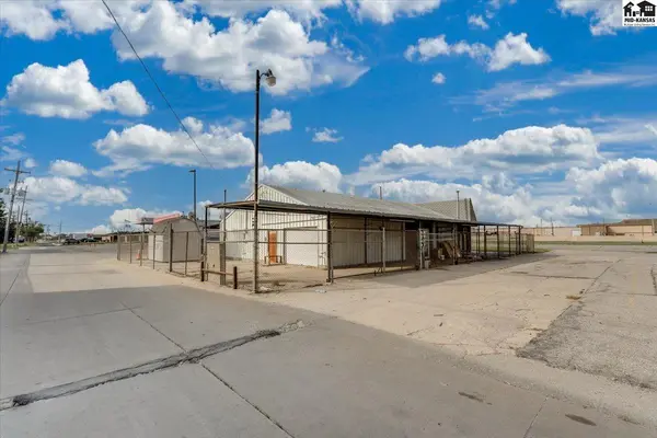 12 N Main St, South Hutchinson, KS 67505