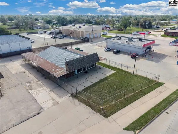 12 N Main St, South Hutchinson, KS 67505