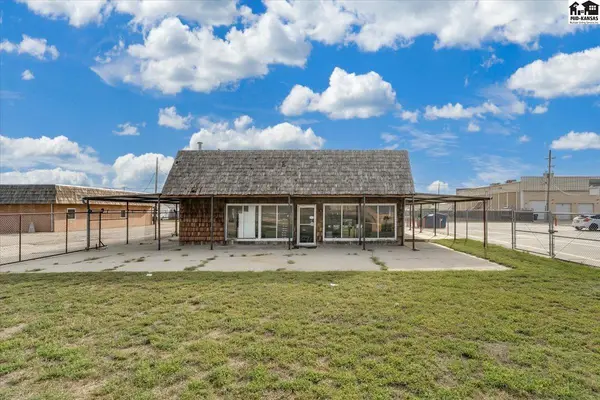12 N Main St, South Hutchinson, KS 67505