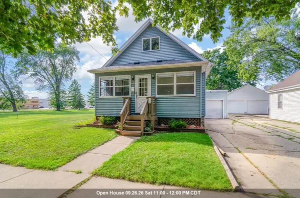 408 OAK ST, Green Bay, WI 54304-1825