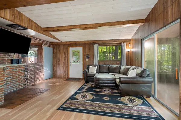 W2466 TALL MOON RD, Keshena, WI 54135