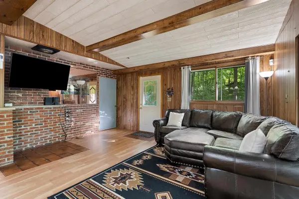 W2466 TALL MOON RD, Keshena, WI 54135