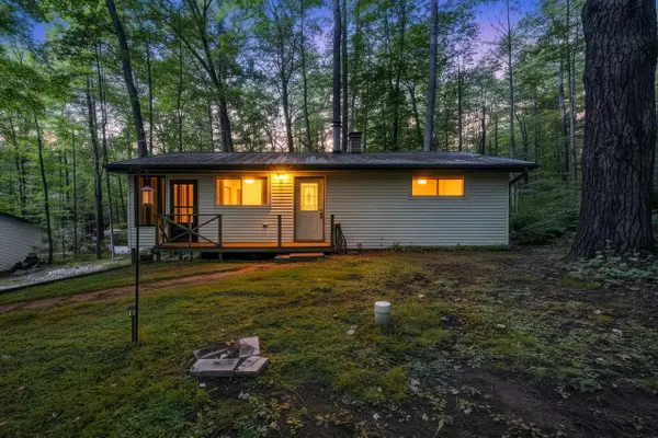 W2466 TALL MOON RD, Keshena, WI 54135