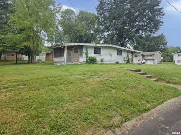 1125 W CALHOUN ST, Macomb, IL 61455