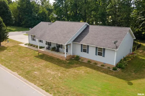 1504 CARDINAL DR, Marion, IL 62959