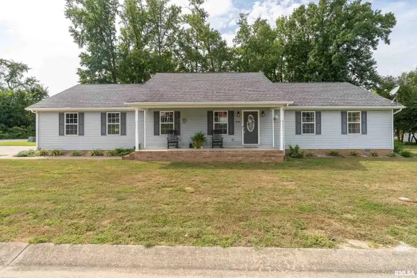 1504 CARDINAL DR, Marion, IL 62959
