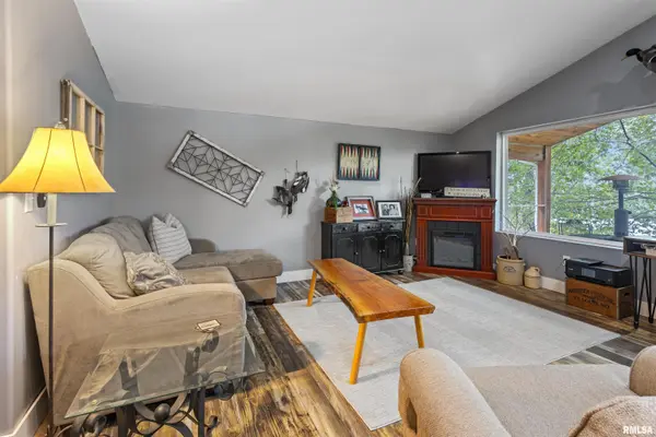 410 MARK DR, Goreville, IL 62939