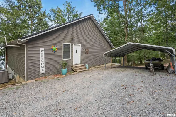 410 MARK DR, Goreville, IL 62939