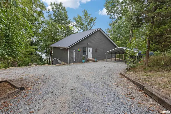 410 MARK DR, Goreville, IL 62939