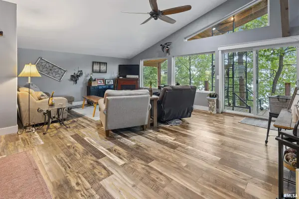 410 MARK DR, Goreville, IL 62939
