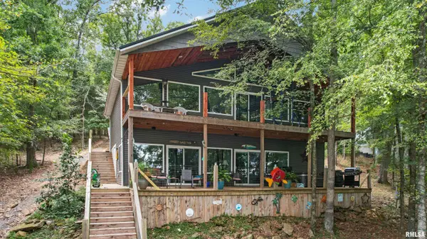 410 MARK DR, Goreville, IL 62939