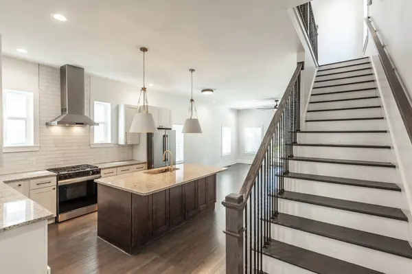 1711 17th Ave #N, Nashville, TN 37208
