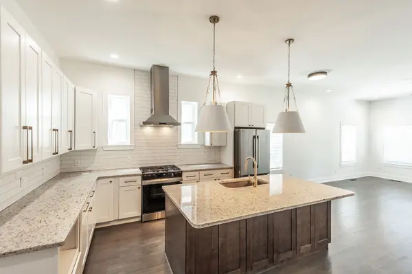 1711 17th Ave #N, Nashville, TN 37208