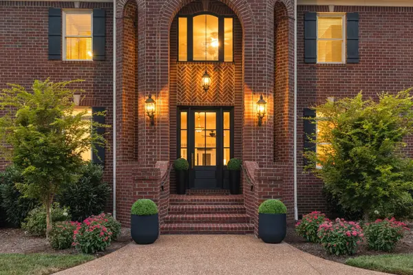 9429 Weatherly Dr, Brentwood, TN 37027