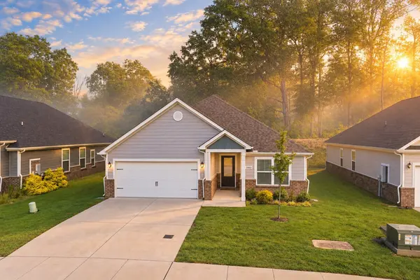 1003 Autumnwood Drive, Dickson, TN 37055