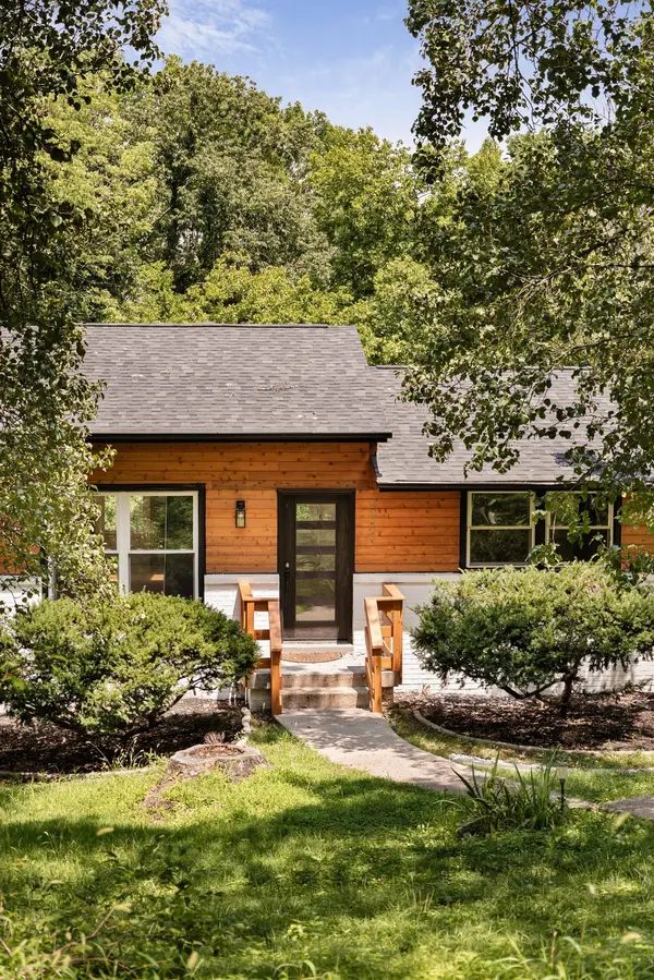 1012 Rodney Dr, Nashville, TN 37205