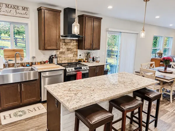 11914 E Laurel Rd, Elk, WA 99009