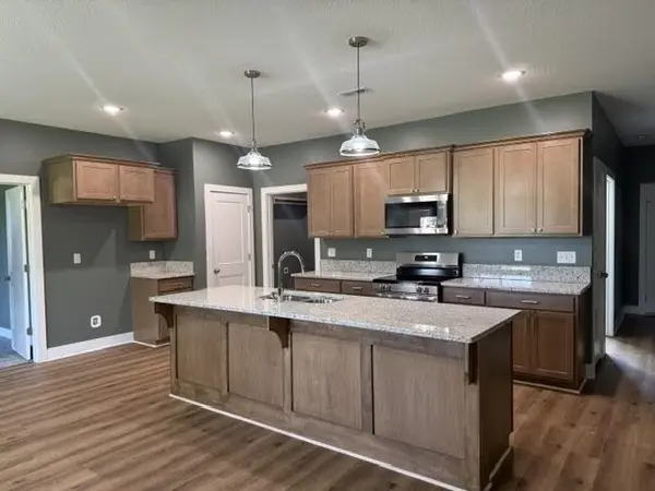 908 W 50th St S, Wichita, KS 67217