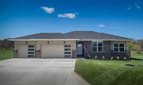 135 E Teakwood AVE, Clever, MO 65631